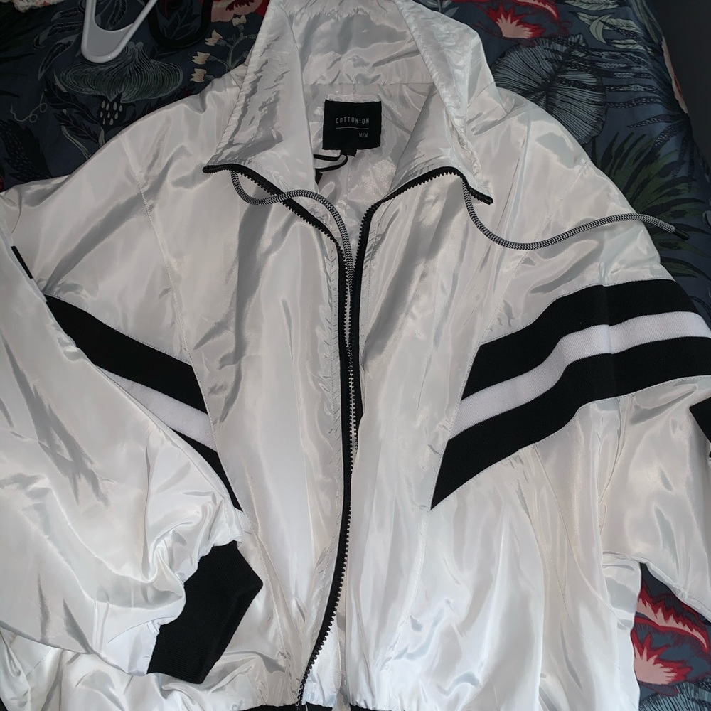 Mia Ribbed Spray Jacket - Picture 3 of 4